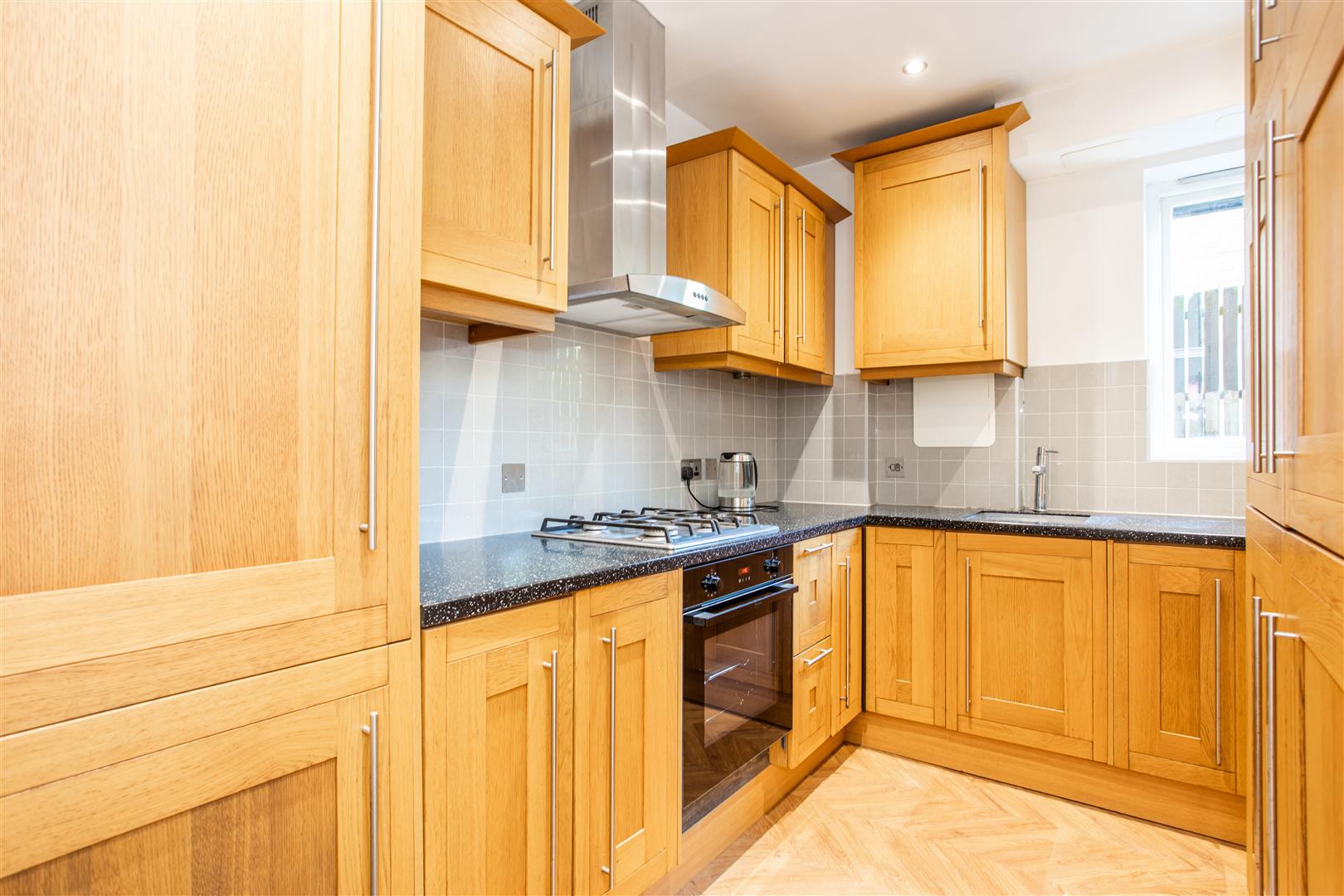 2 bed property in Empire Wharf, Victoria Park